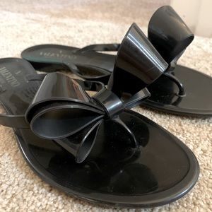 Valentino Garavani black sandal/flip flop with bow